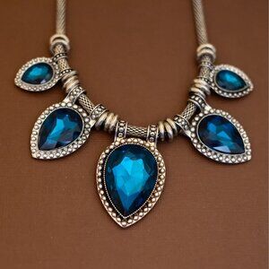 20 inch, Vintage Blue Teardrop Faux Gems Silver Tone Bib Necklace - U29